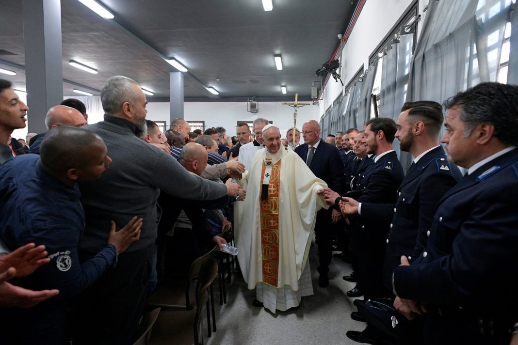 pope visits prisoners