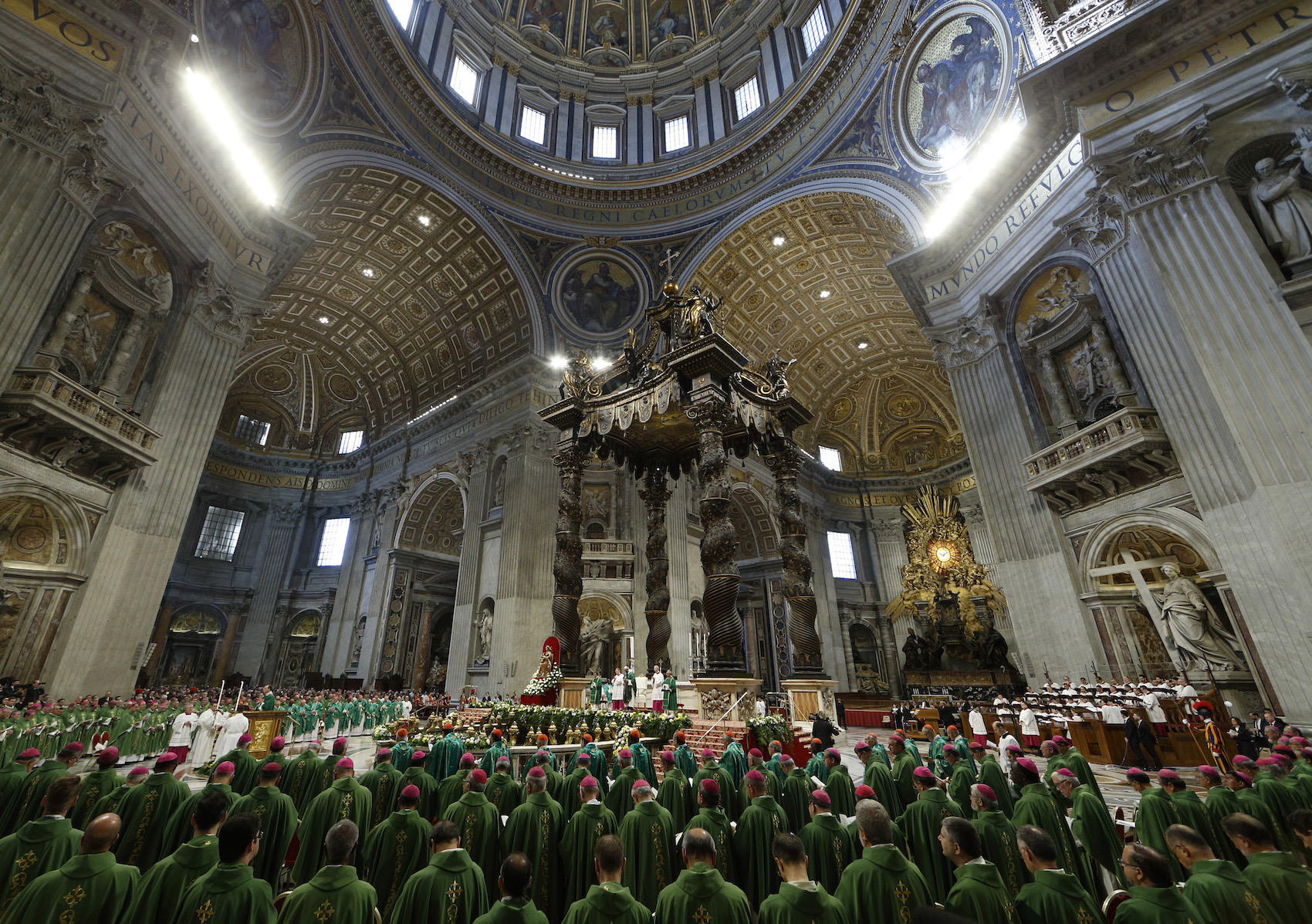 Christians must shun self-worship, pope says at synod's final Mass ...